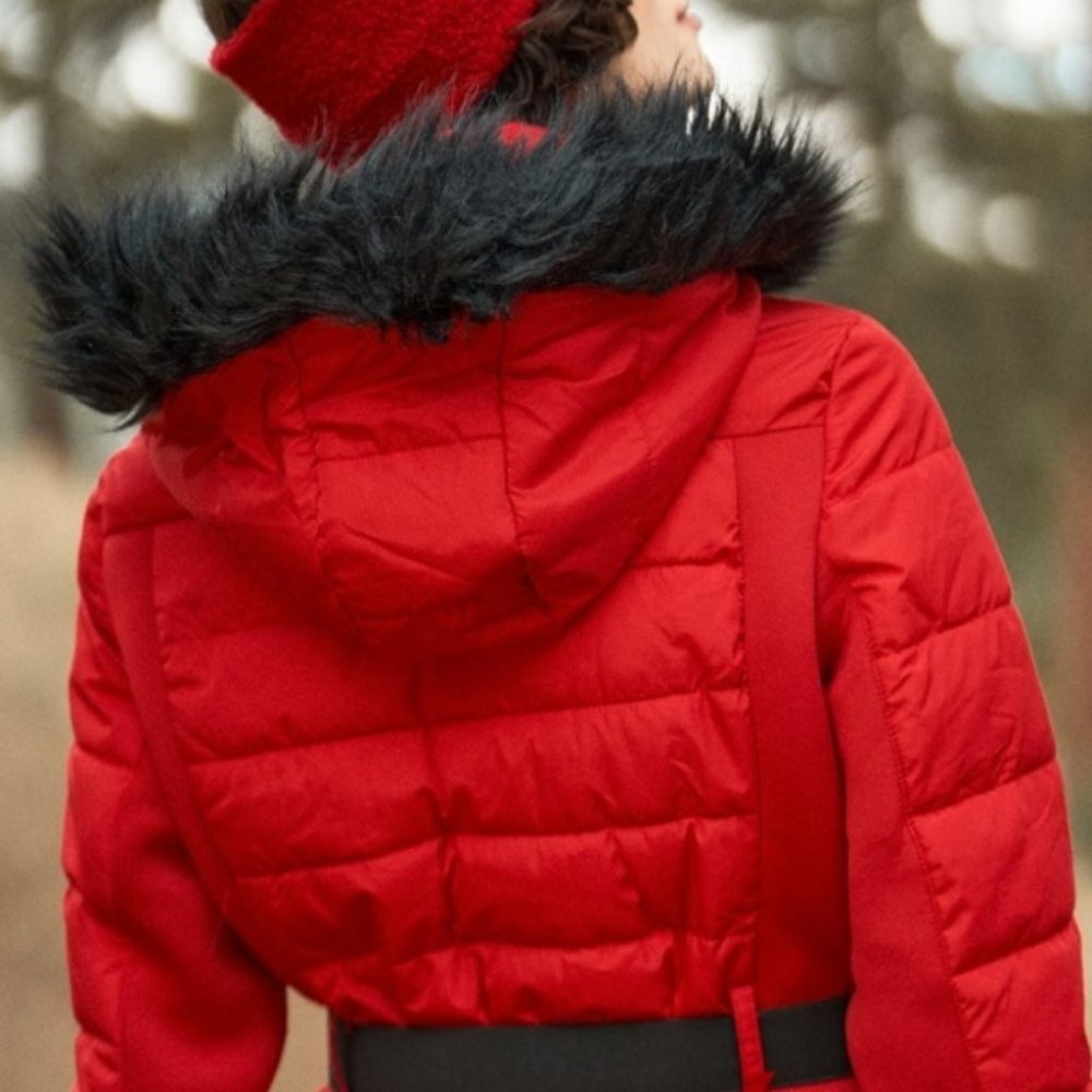 Fitted Puffer Jacket with Belt and hood red - Picture 6 of 12